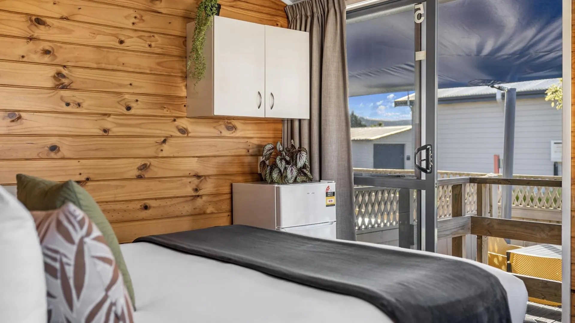 ****  Tasman Holiday Parks - Rotorua New Zealand